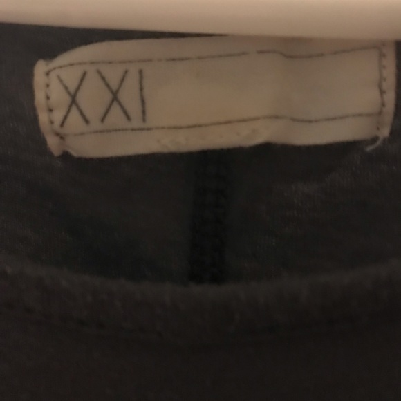 Simple & Soft Large Gray Shirt - Picture 2 of 3